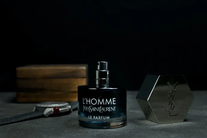 black and silver calvin klein perfume bottle